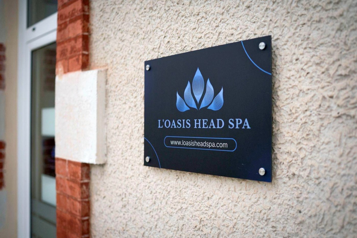 L’enseigne de L’Oasis Head Spa à Belin-Béliet